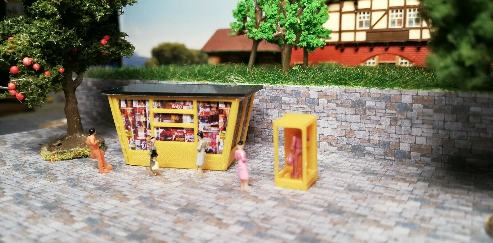 DDR Kiosk mit Telefonzelle | Bausatz | Spur TT | 1:120 | Zeitungskiosk DDR Kiosk mit Telefonzelle | Bausatz | Spur TT | 1:120 | Zeitungskiosk
