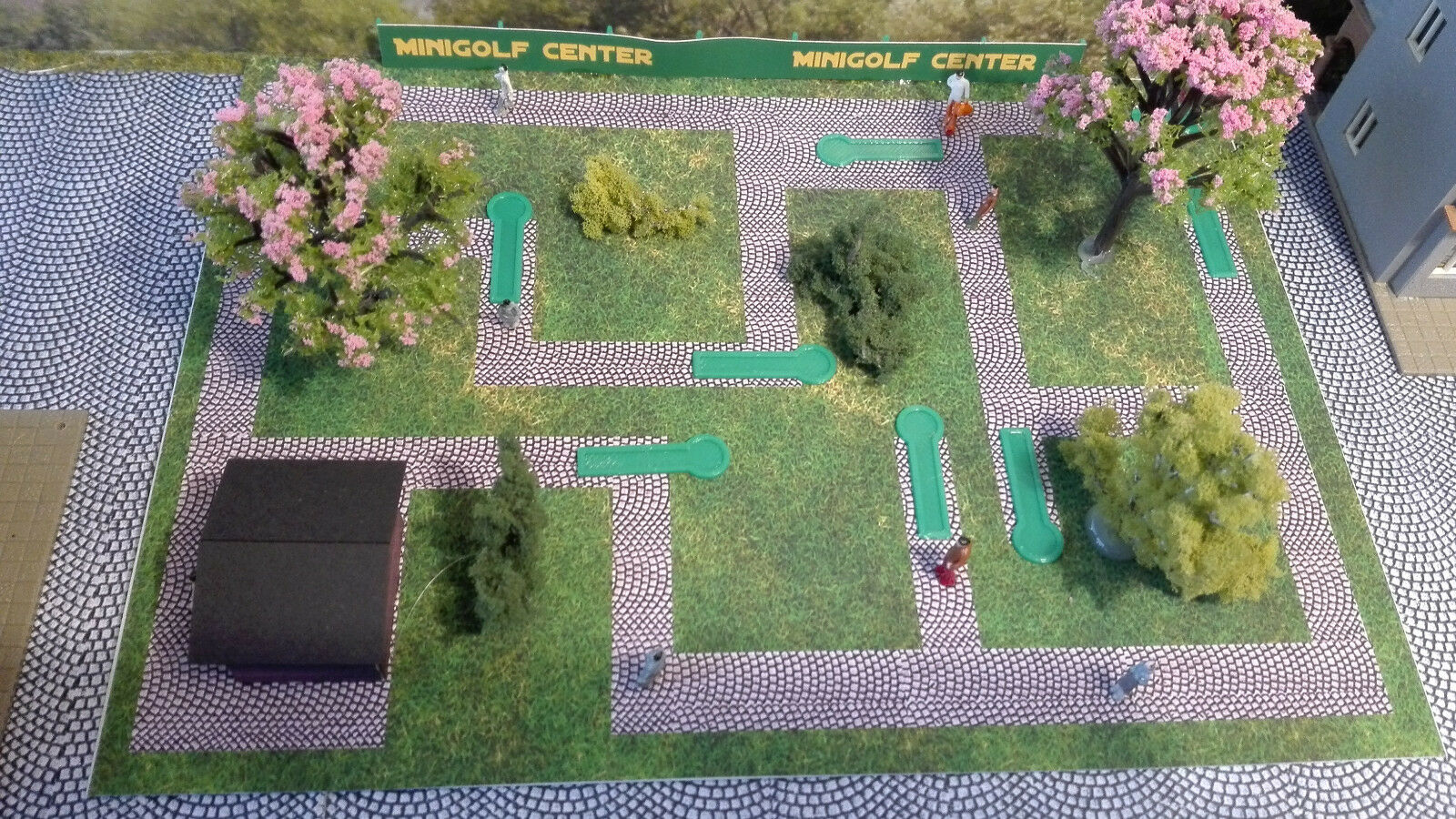 Minigolf Anlage | Spur N 1:160 | Bausatz | Golf | Golfanlage mit Kiosk