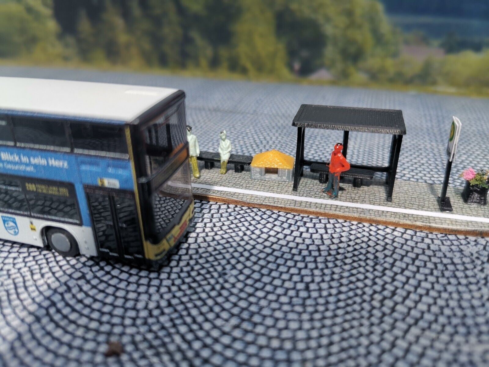 5 Streugutbehälter | für Bahnsteig Straßen Bushaltestellen | 1:160 | Bausatz