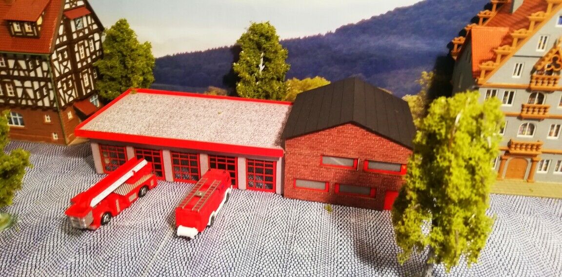 Feuerwehr mit Verwaltung Bausatz | Spur Z | 1:220 Feuerwache
