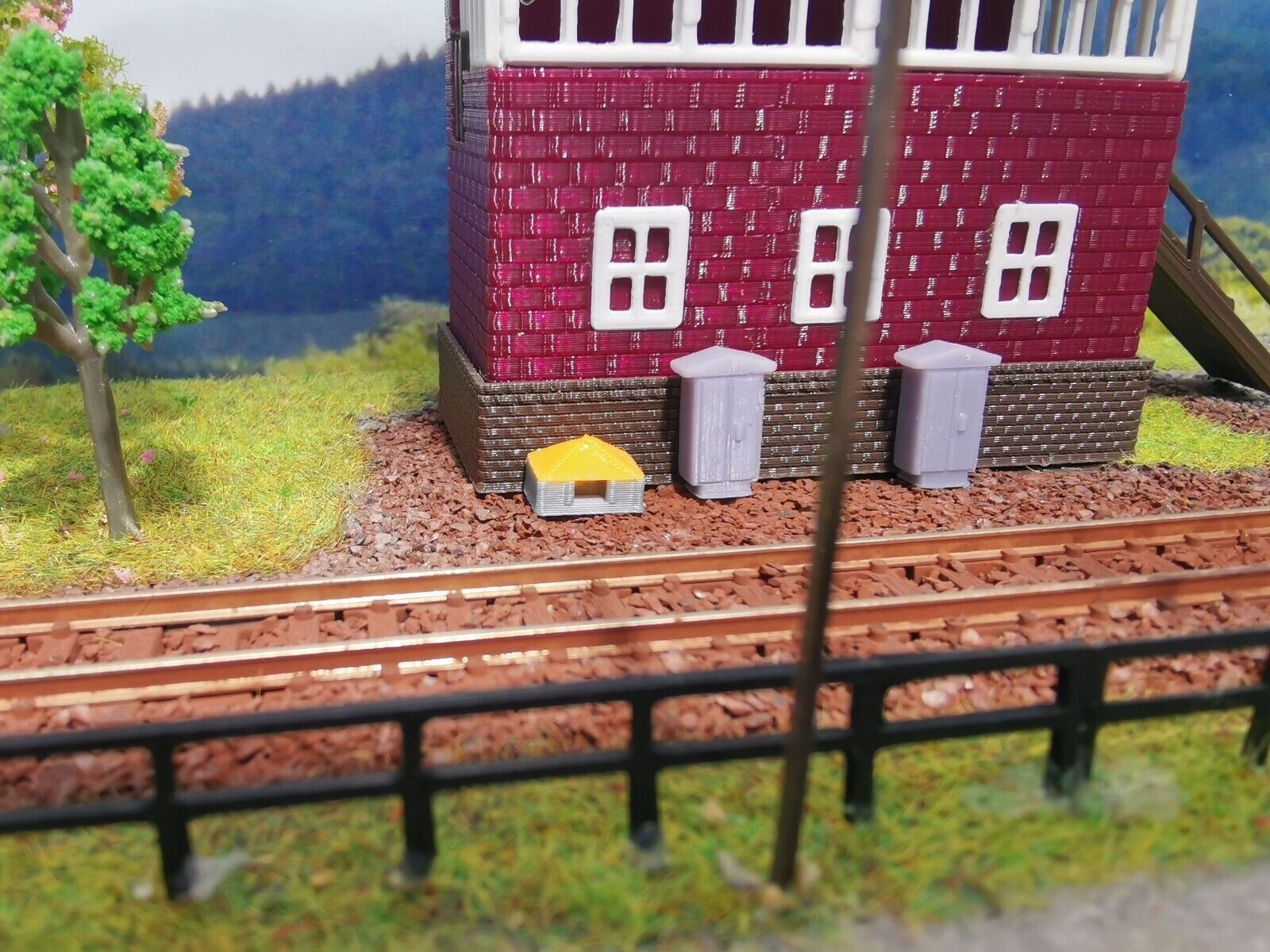 5 Streugutbehälter | für Bahnsteig Straßen Bushaltestellen | 1:160 | Bausatz