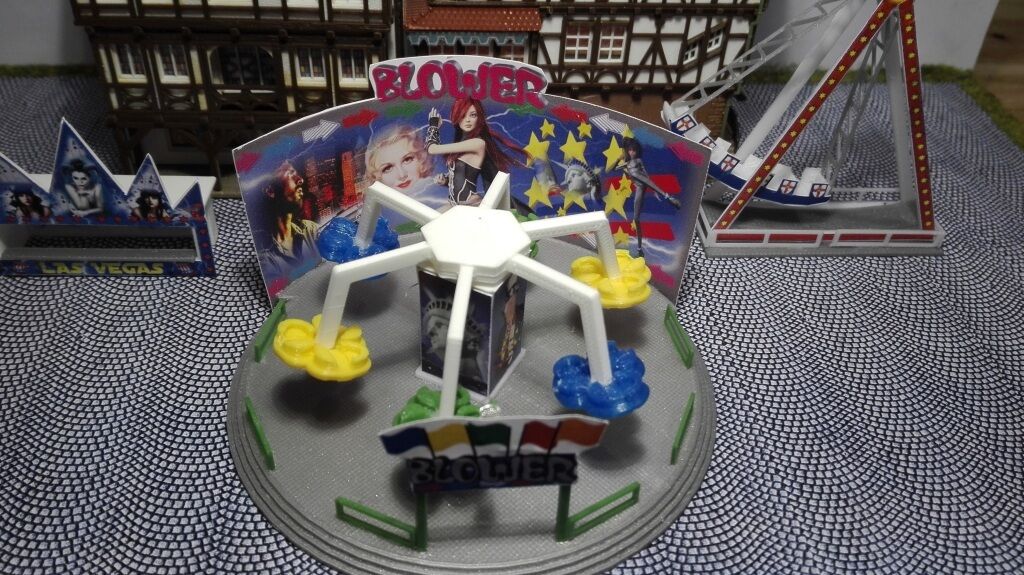 Spur N | Blower Kirmes | Fahrgeschäft Karussell Bausatz| Standmodell