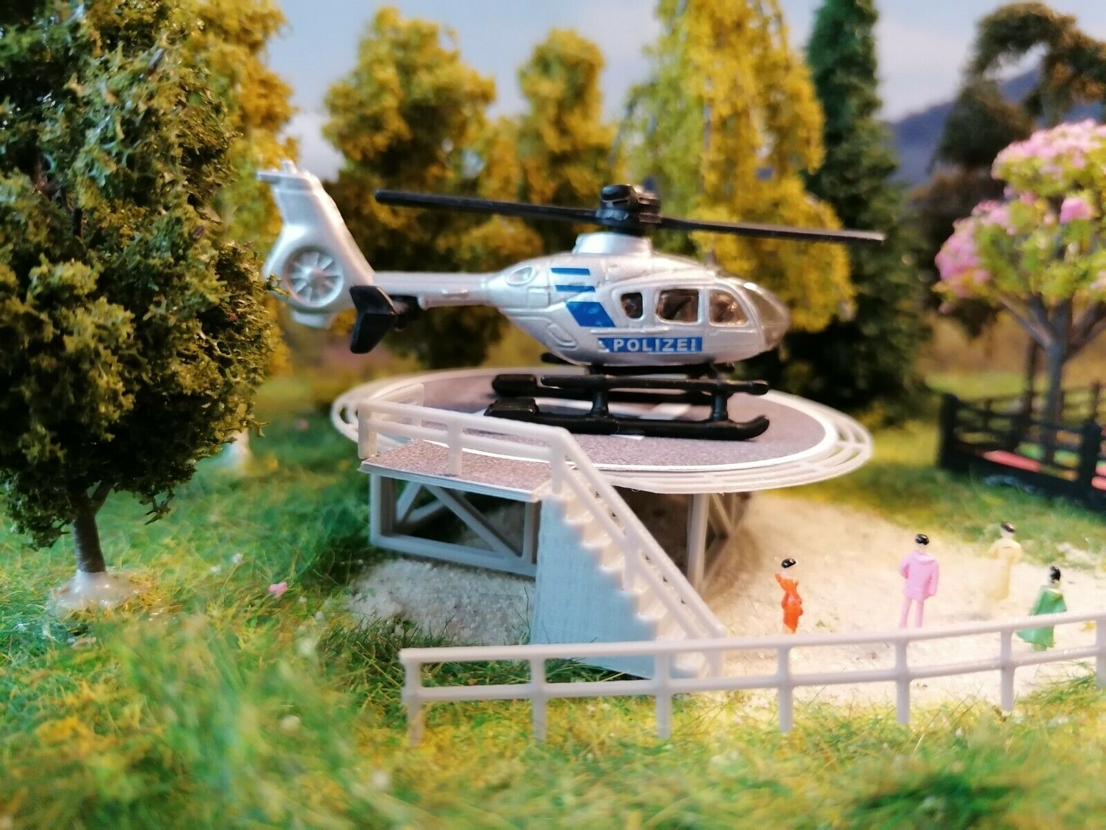 Hubschrauberlandeplatz | Helicopter Landeplatz | Heliport | Spur H0 | 1:87