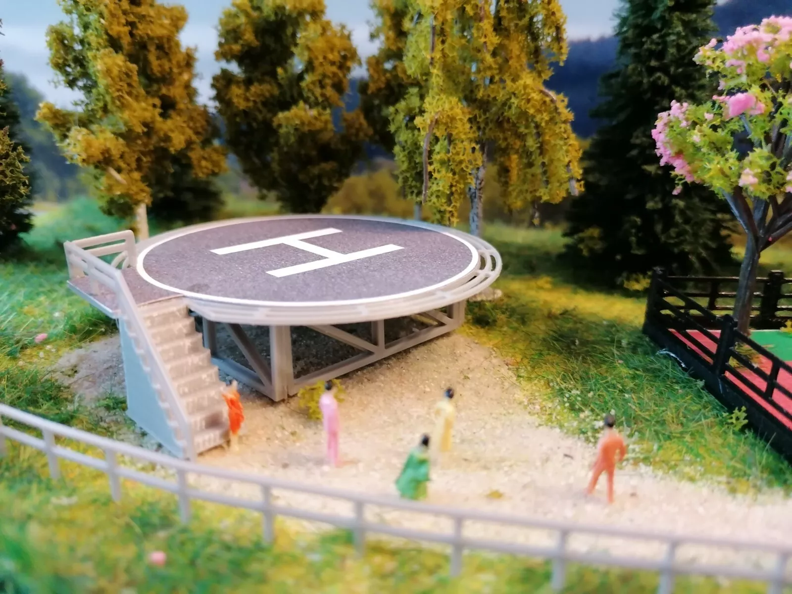 Hubschrauberlandeplatz für Helicopter Landeplatz | Heliport | 1:32 Rennbahnen | Bausatz