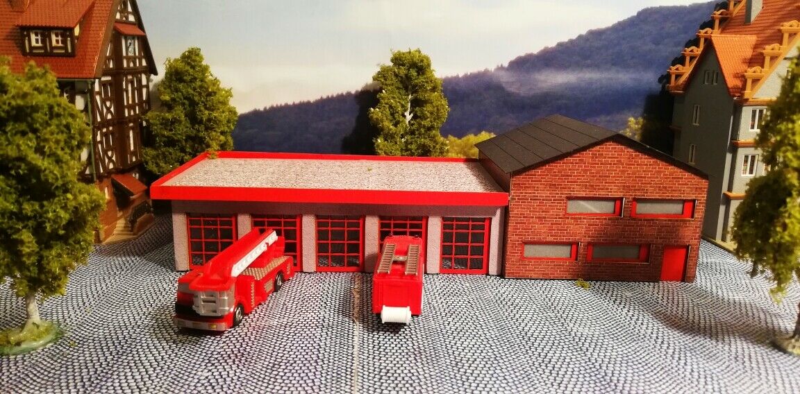 Feuerwehr mit Verwaltung Bausatz | Spur Z | 1:220 Feuerwache