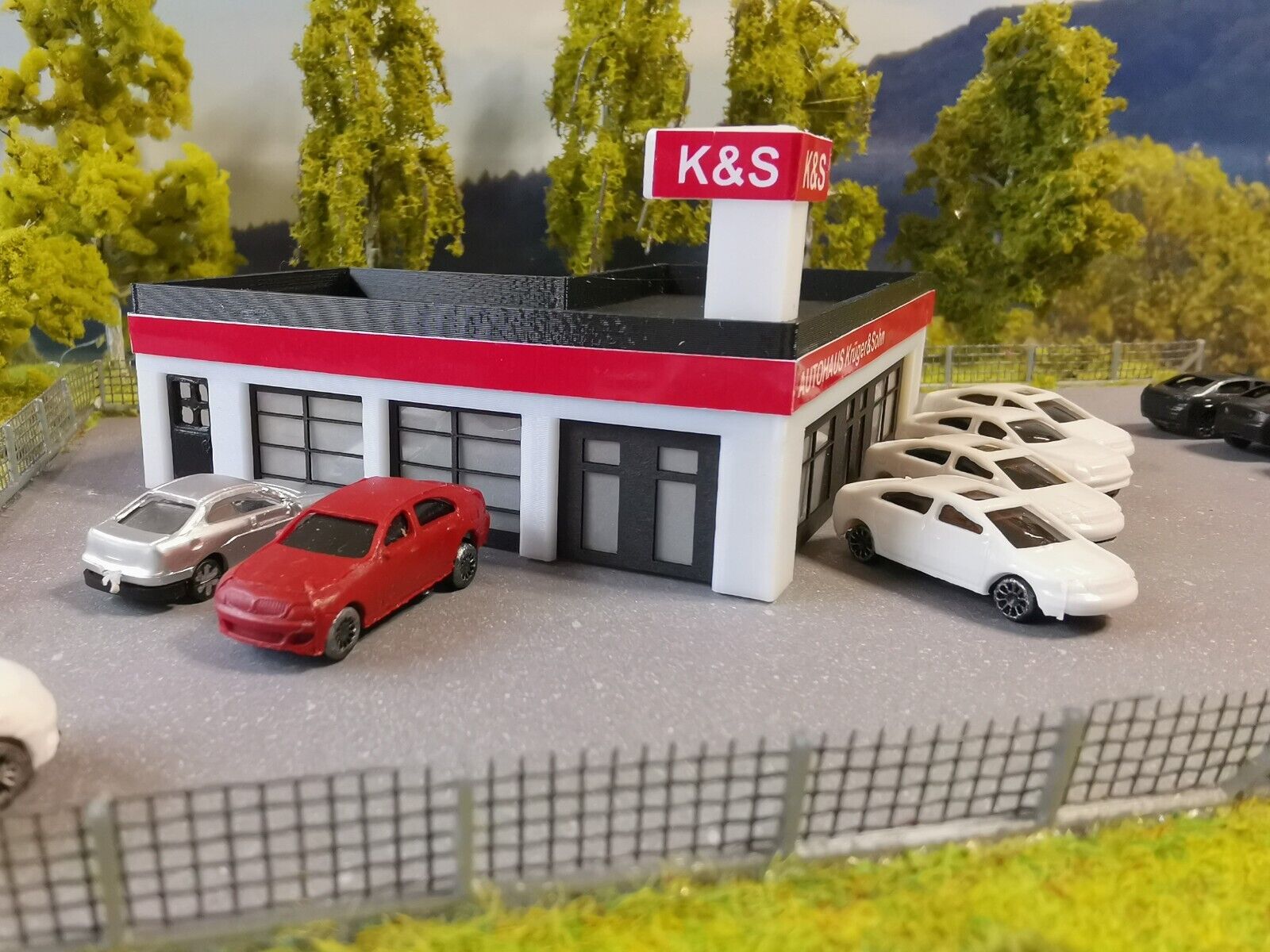 modernes Autohaus | Autohandel Spur Z | 1:220