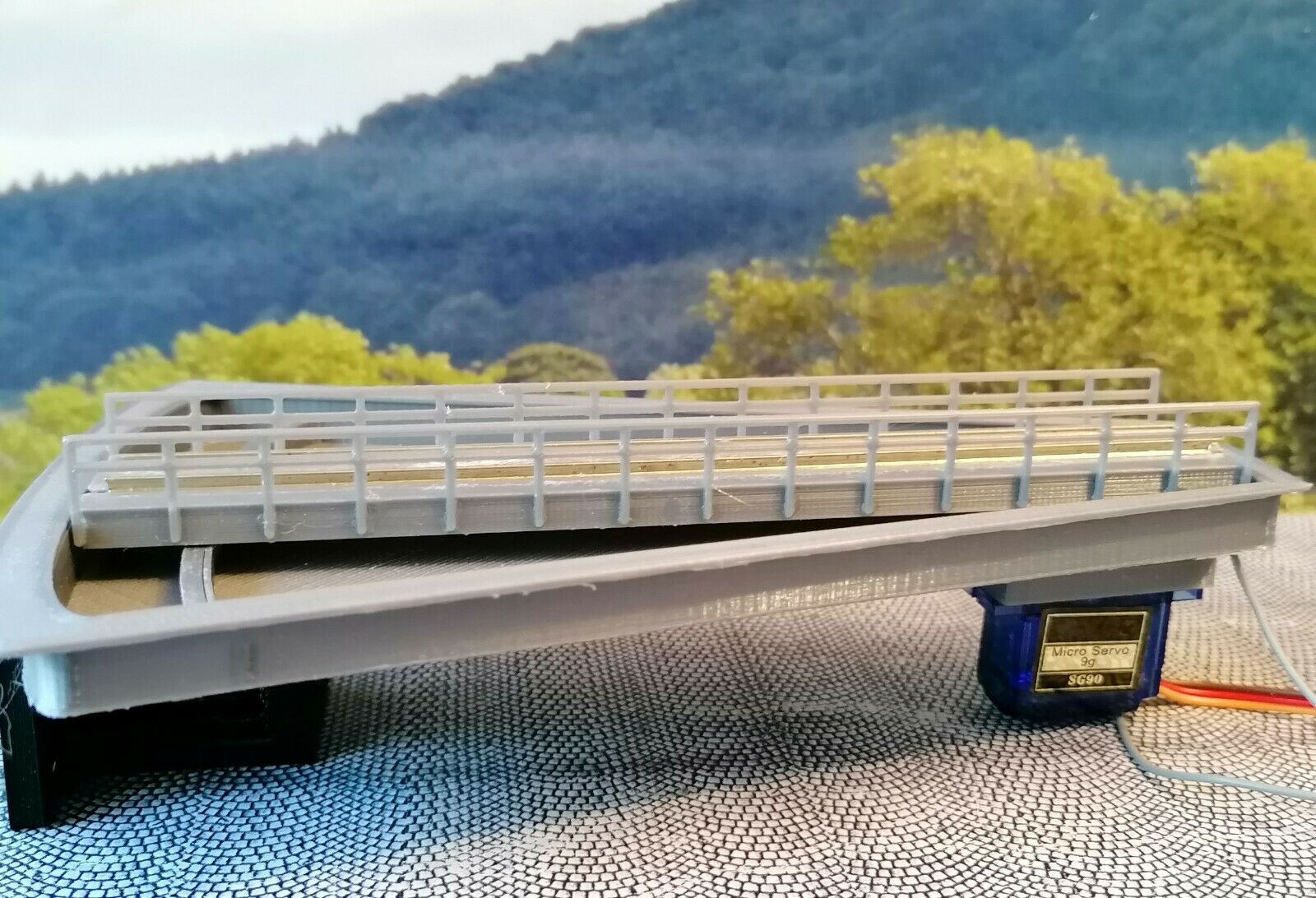 Segment-Drehscheibe mit Servo | Bausatz | Spur N | 1:160 Segmentdrehscheibe