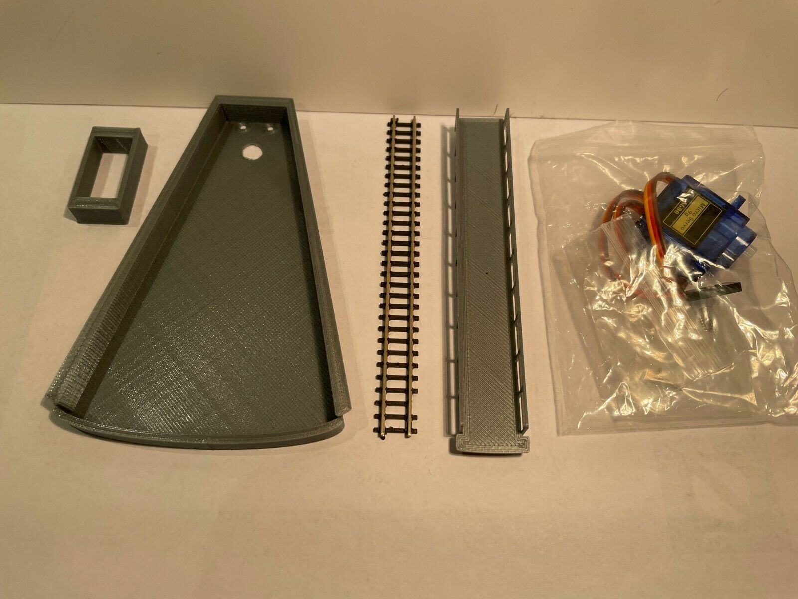 Segment-Drehscheibe mit Servo | Bausatz | Spur Z | 1:220 Segmentdrehscheibe