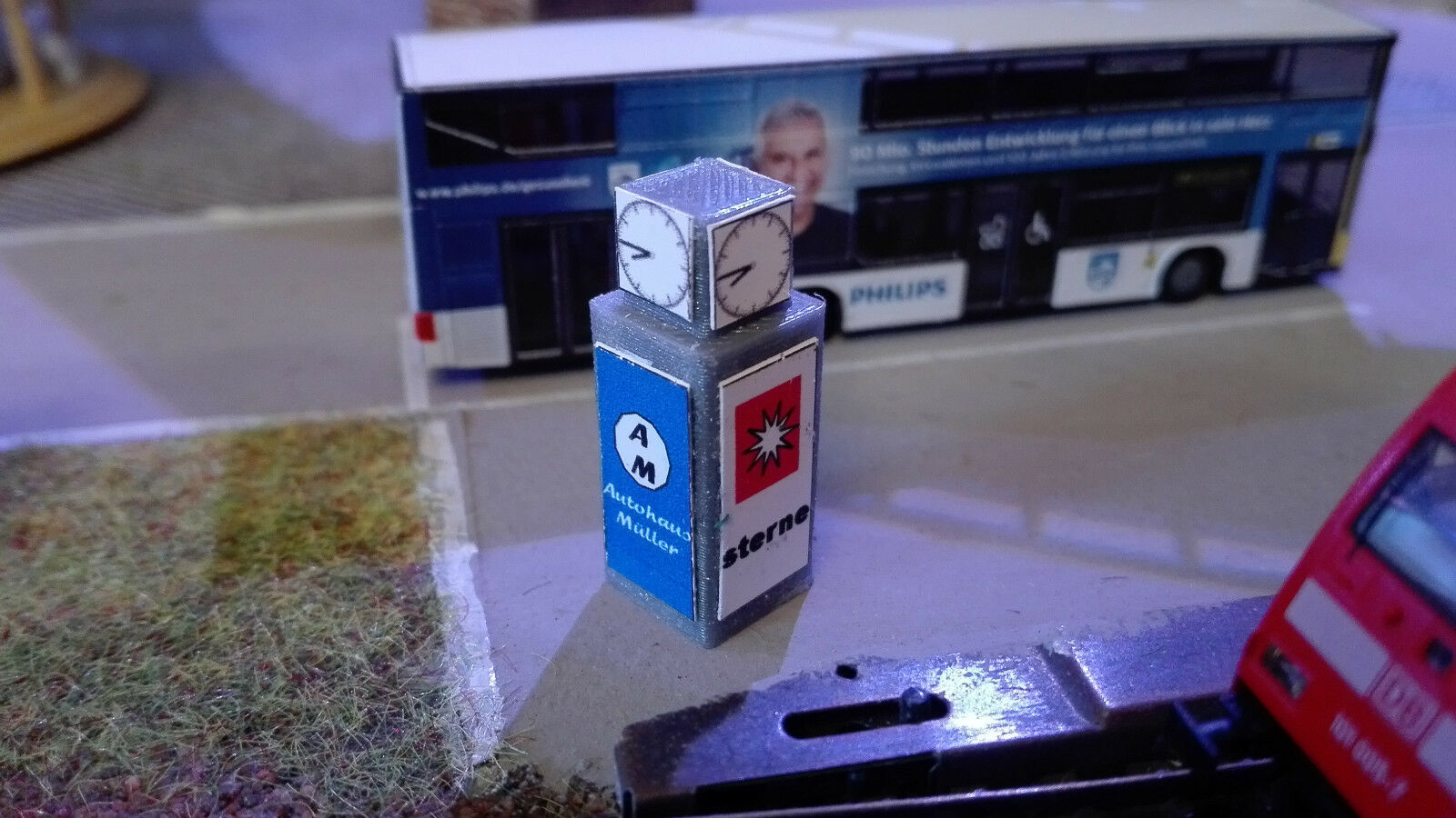 2 X Bahnhofsuhr Spur N | Reklametafel | Werbetafel |1:160 | Bausatz